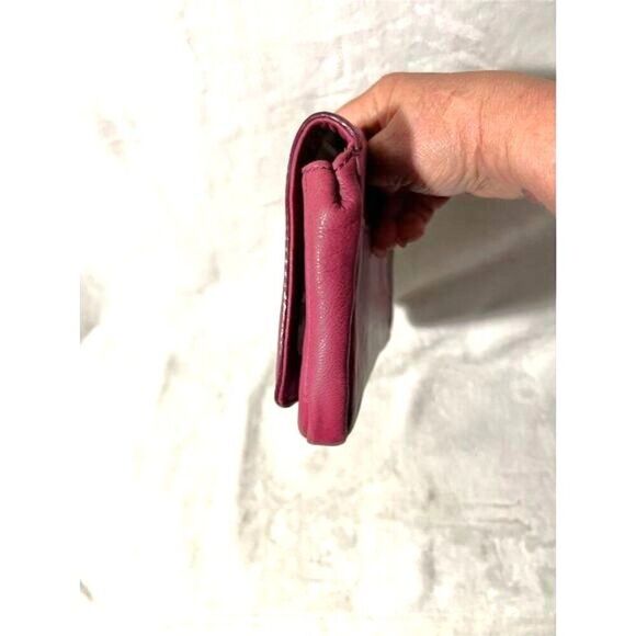 Michael Kors  Leather Clutch Gold Hardware Women's Bag - Picture 7 of 12